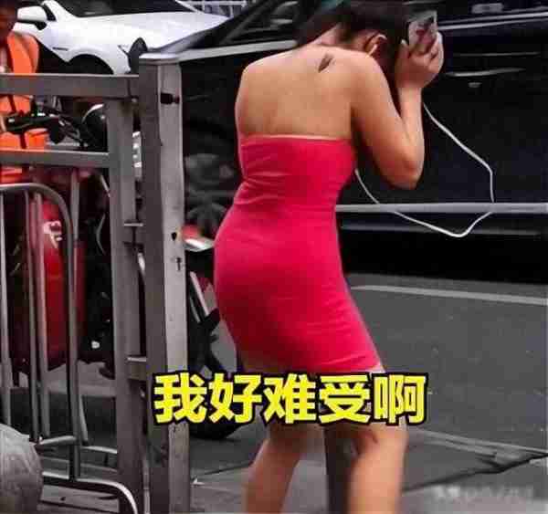 女子遭好闺蜜“挖墙脚”,崩溃精神失常后着清凉裙装在街头热舞-第1张图片-九妖电影 女子遭好闺蜜“挖墙脚”,崩溃精神失常后着清凉裙装在街头热舞-第1张图片-九妖电影