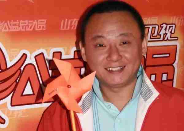 国家一级演员九次登春晚，为“红斑狼疮”妻子倾家荡产，满是辛酸_1-第21张图片-九妖电影