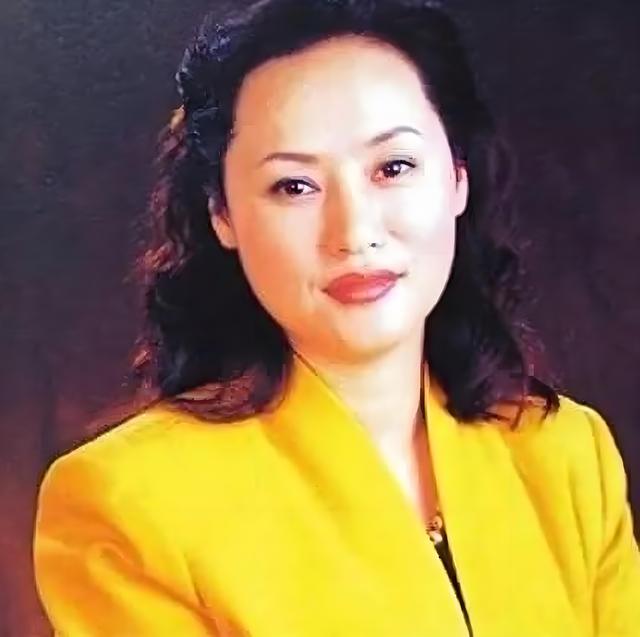 女首富陈丽华年轻照片曝光,网友:好美呀,怪不得唐僧会鞍前马后-第6张图片-九妖电影 女首富陈丽华年轻照片曝光,网友:好美呀,怪不得唐僧会鞍前马后-第6张图片-九妖电影