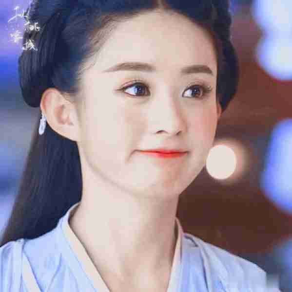 她6岁被成龙抱着上春晚,却因长相被骂退圈出国,如今她长什么样_1-第12张图片-九妖电影 她6岁被成龙抱着上春晚,却因长相被骂退圈出国,如今她长什么样_1-第12张图片-九妖电影