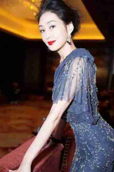 她凭借身材在大陆捞金,翻脸吐槽内地脏乱差,如今嫁入豪门当富婆-第12张图片-九妖电影 她凭借身材在大陆捞金,翻脸吐槽内地脏乱差,如今嫁入豪门当富婆-第12张图片-九妖电影