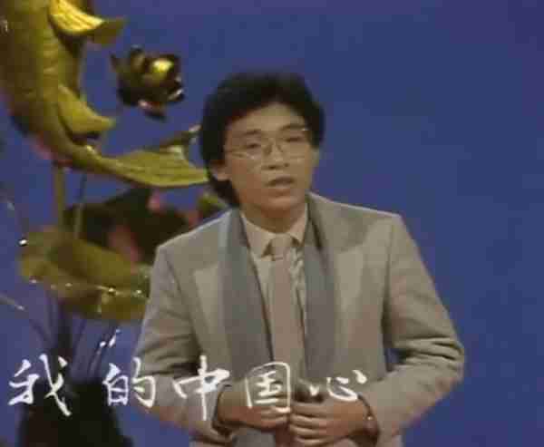 在春晚唱了一首歌，被封杀14年，今身价过亿，全部无偿捐献给祖国_2-第5张图片-九妖电影