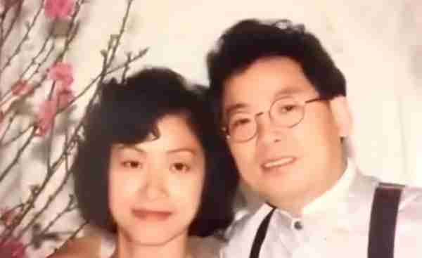 在春晚唱了一首歌，被封杀14年，今身价过亿，全部无偿捐献给祖国_3-第9张图片-九妖电影