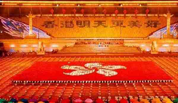 在春晚唱了一首歌，被封杀14年，今身价过亿，全部无偿捐献给祖国_3-第22张图片-九妖电影