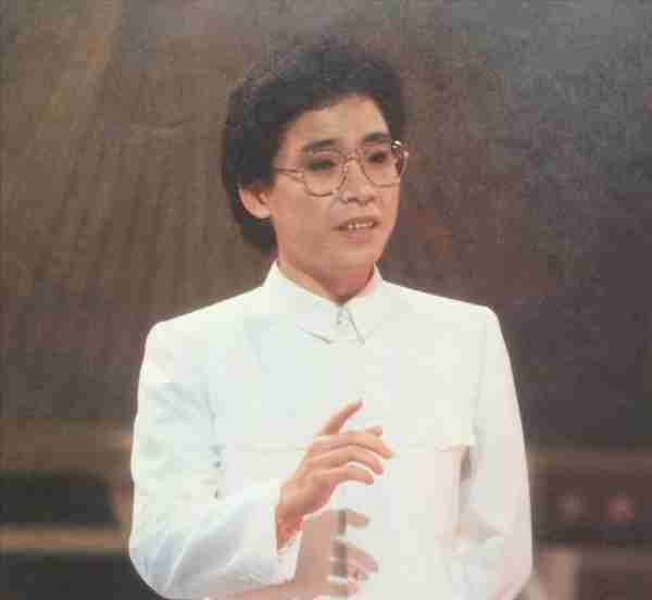 在春晚唱了一首歌，被封杀14年，今身价过亿，全部无偿捐献给祖国_3-第19张图片-九妖电影
