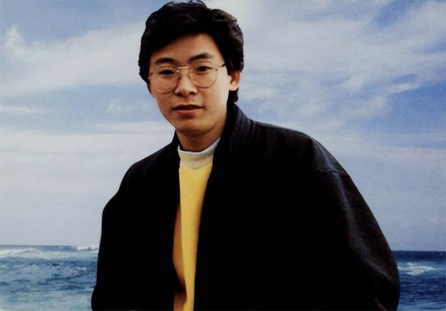 在春晚唱了一首歌，被封杀14年，今身价过亿，全部无偿捐献给祖国_4-第7张图片-九妖电影