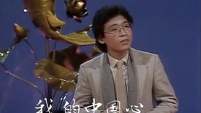 在春晚唱了一首歌，被封杀14年，今身价过亿，全部无偿捐献给祖国_4-第9张图片-九妖电影
