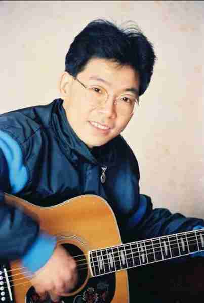 在春晚唱了一首歌，被封杀14年，今身价过亿，全部无偿捐献给祖国_4-第8张图片-九妖电影
