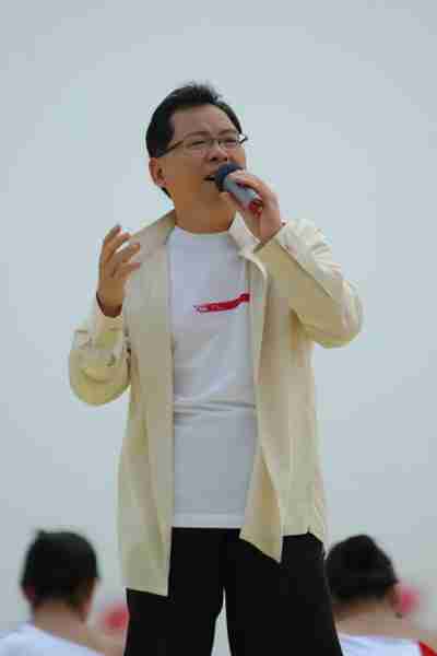 在春晚唱了一首歌，被封杀14年，今身价过亿，全部无偿捐献给祖国_4-第17张图片-九妖电影