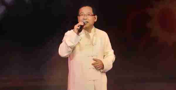 在春晚唱了一首歌，被封杀14年，今身价过亿，全部无偿捐献给祖国_5-第18张图片-九妖电影