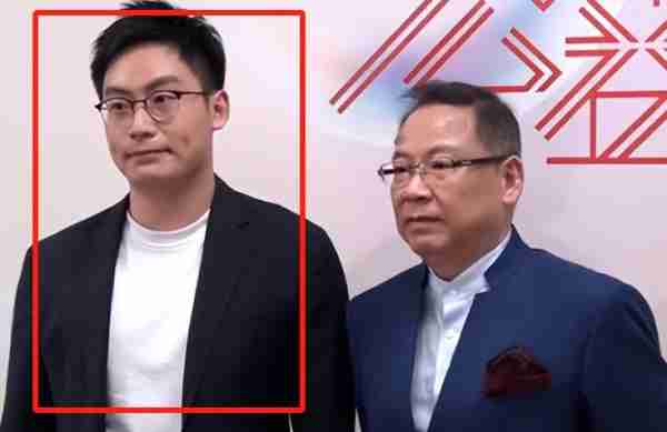 在春晚唱了一首歌，被封杀14年，今身价过亿，全部无偿捐献给祖国_5-第20张图片-九妖电影