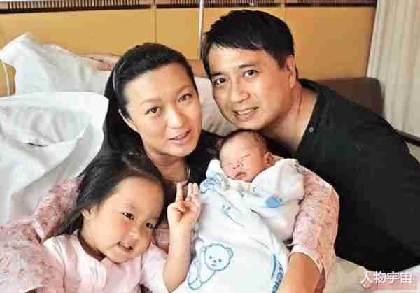 她是亚姐季军，被命理师预言婚姻稳定，丈夫6间铺低调肯干还专一-第13张图片-九妖电影