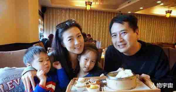 她是亚姐季军，被命理师预言婚姻稳定，丈夫6间铺低调肯干还专一-第18张图片-九妖电影