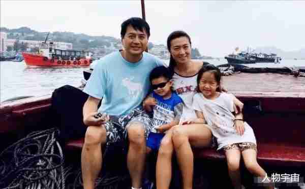 她是亚姐季军，被命理师预言婚姻稳定，丈夫6间铺低调肯干还专一-第16张图片-九妖电影
