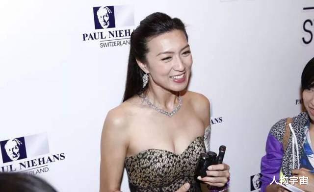 她是亚姐季军，被命理师预言婚姻稳定，丈夫6间铺低调肯干还专一-第21张图片-九妖电影