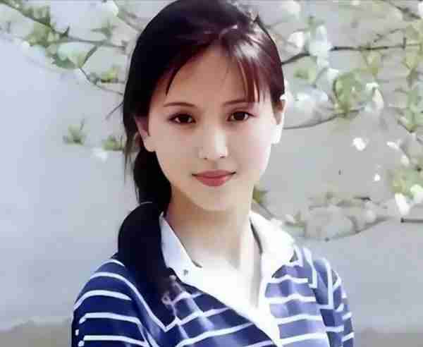 她是国家一级演员，丈夫去世后守寡10年，女儿如今比她还红！-第1张图片-九妖电影