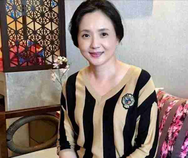她是国家一级演员，丈夫去世后守寡10年，女儿如今比她还红！-第4张图片-九妖电影