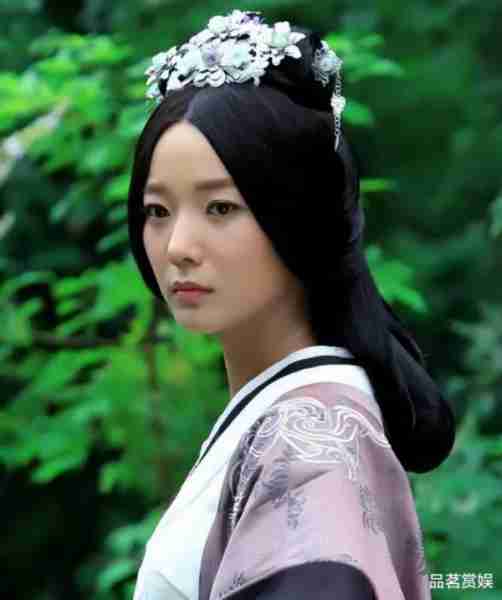 坎坷的王珞丹：40岁仍未婚，母亲上综艺节目里催婚，她恨嫁吗？-第7张图片-九妖电影