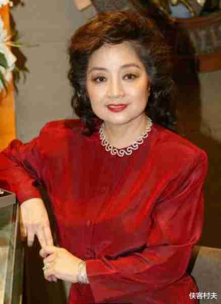 坚守国籍，春晚为她破例，71岁的徐小凤无儿无女，却活出了别样的精彩-第4张图片-九妖电影