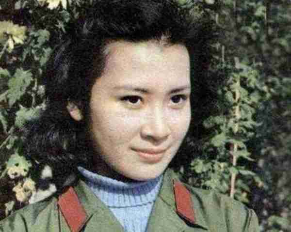 她是著名的国家一级演员,被特许享正军级待遇,如今仍是单身-第4张图片-九妖电影 她是著名的国家一级演员,被特许享正军级待遇,如今仍是单身-第4张图片-九妖电影