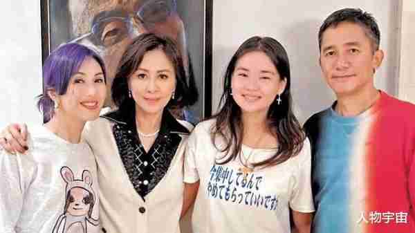 她是香港九巴新抱，漂亮社交达人，得老公深宠26年，3子女皆出色-第17张图片-九妖电影