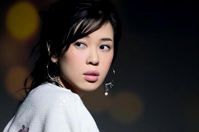 她曾把黄渤吻到害羞,与导演同居12年遭抛弃,今47岁身价高达40亿-第4张图片-九妖电影 她曾把黄渤吻到害羞,与导演同居12年遭抛弃,今47岁身价高达40亿-第4张图片-九妖电影