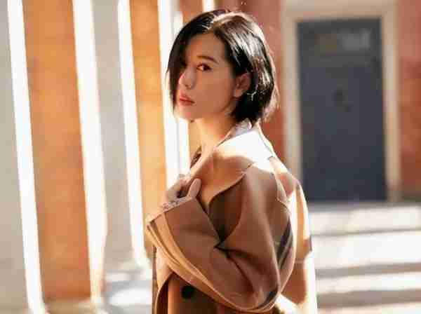 她曾把黄渤吻到害羞,与导演同居12年遭抛弃,今47岁身价高达40亿-第7张图片-九妖电影 她曾把黄渤吻到害羞,与导演同居12年遭抛弃,今47岁身价高达40亿-第7张图片-九妖电影