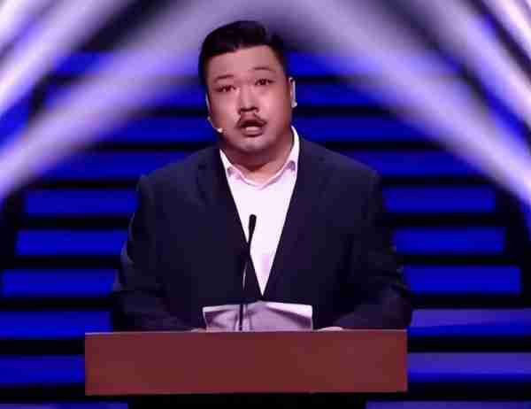多档综艺“封神”的贾冰，为什么到春晚就不灵了？看到后台有谁，秒懂-第2张图片-九妖电影