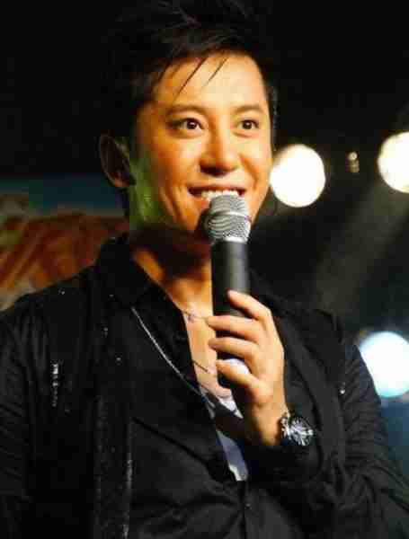 多次登春晚后来作死入狱，现54岁无人过问，凄惨现状太唏嘘-第14张图片-九妖电影