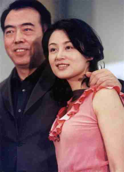 她被称为“大陆第一美人”，两大名导为其着迷，今55岁活得像25岁-第4张图片-九妖电影