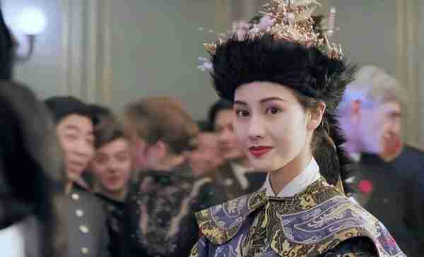 她被称为“大陆第一美人”，两大名导为其着迷，今55岁活得像25岁-第16张图片-九妖电影