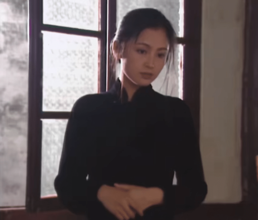 她被称为“大陆第一美人”，两大名导为其着迷，今55岁活得像25岁-第23张图片-九妖电影