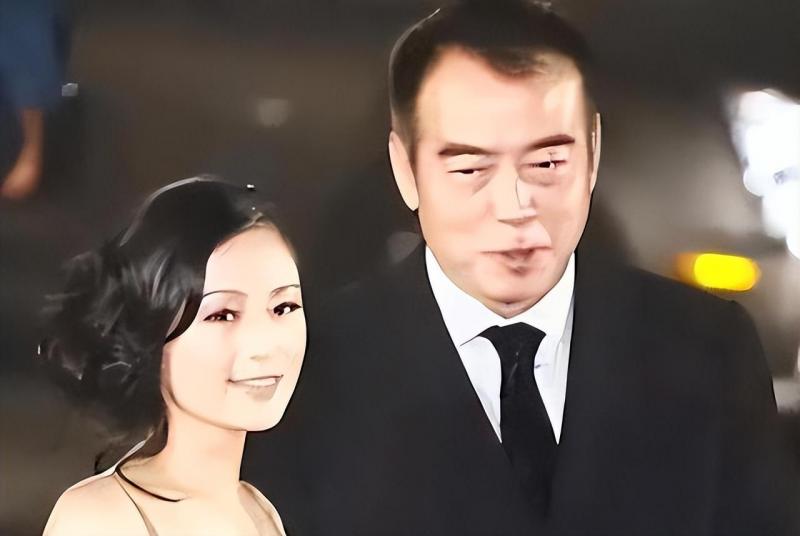 她被称为“大陆第一美人”，两大名导为其着迷，今55岁活得像25岁-第29张图片-九妖电影