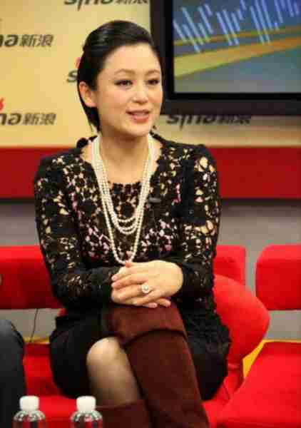 她被称为“大陆第一美人”，两大名导为其着迷，今55岁活得像25岁-第31张图片-九妖电影