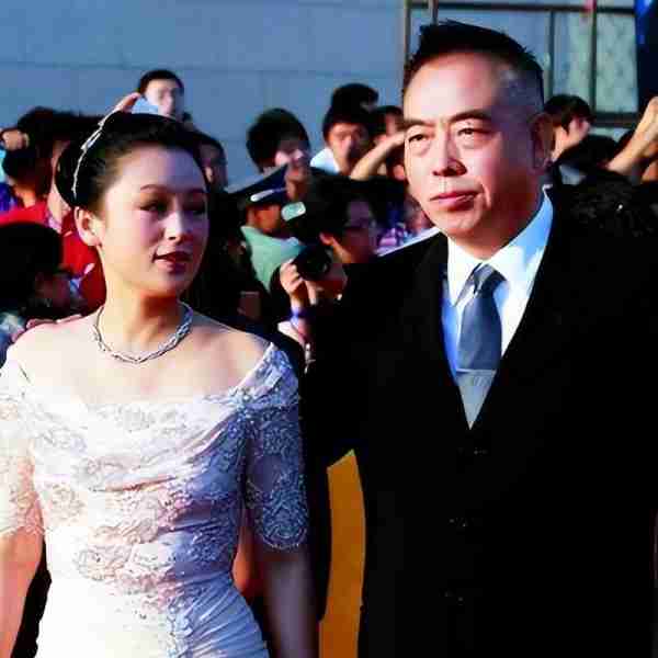 她被称为“大陆第一美人”，两大名导为其着迷，今55岁活得像25岁-第52张图片-九妖电影