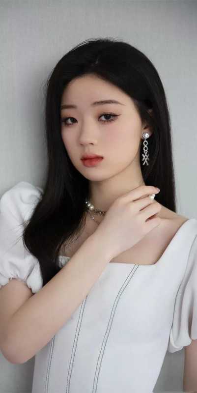 大四学生单依纯：出道三年两上春晚！是老天爷赏饭吃还是家有矿？-第21张图片-九妖电影