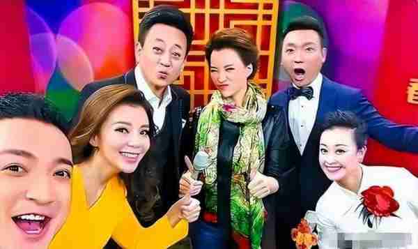 央视2024龙年春晚主持人来袭，朱军、董卿、朱迅、李思思无缘春晚-第1张图片-九妖电影