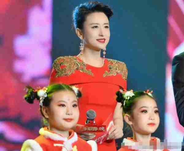央视主持张蕾：扎根央视16年后离职，如今上家乡春晚再次证明实力-第2张图片-九妖电影