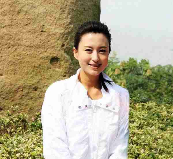 央视主持张蕾：扎根央视16年后离职，如今上家乡春晚再次证明实力-第17张图片-九妖电影