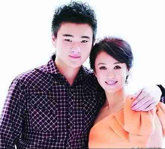 娱乐圈再传噩耗!傅艺伟30岁独子高乐男去世,死因曝光让人唏嘘-第4张图片-九妖电影 娱乐圈再传噩耗!傅艺伟30岁独子高乐男去世,死因曝光让人唏嘘-第4张图片-九妖电影