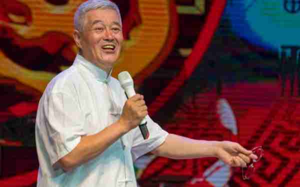 央视春晚官宣“主题和主标识”，这2位钉子户被嫌弃，他呼声很高-第10张图片-九妖电影