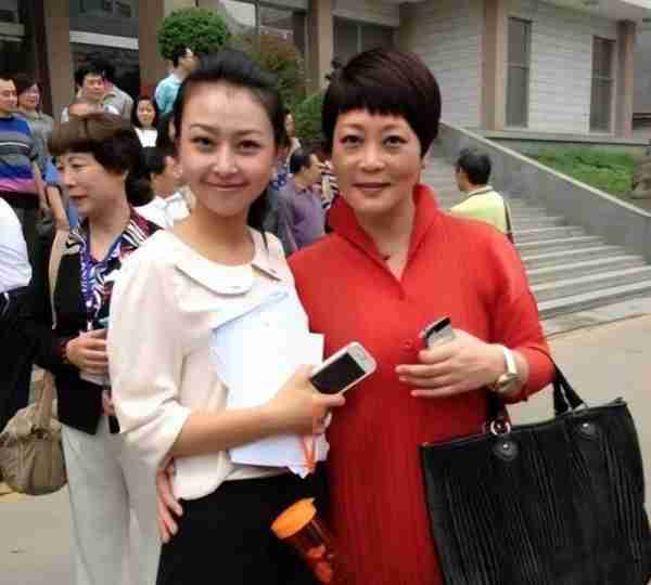 央视春晚小品第一位女演员，若不是她结婚，宋丹丹不可能一家独大-第6张图片-九妖电影