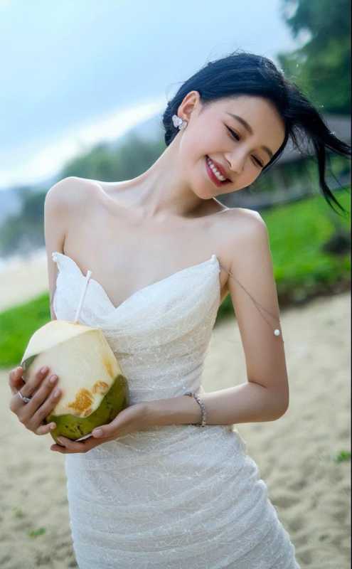 孙怡抹胸小白短裙,清纯有活力,绝色佳人,倾国倾城-第4张图片-九妖电影 孙怡抹胸小白短裙,清纯有活力,绝色佳人,倾国倾城-第4张图片-九妖电影