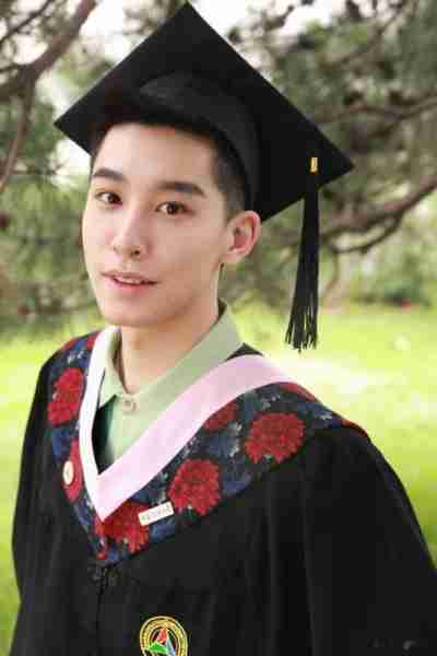 央视综艺节目主持人重新洗牌，00后新人登场，达斡尔族，年轻阳光-第6张图片-九妖电影