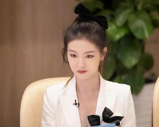 孟羽童离开格力十个月后，她的现状令人瞩目！她与董明珠谁更清醒？-第3张图片-九妖电影