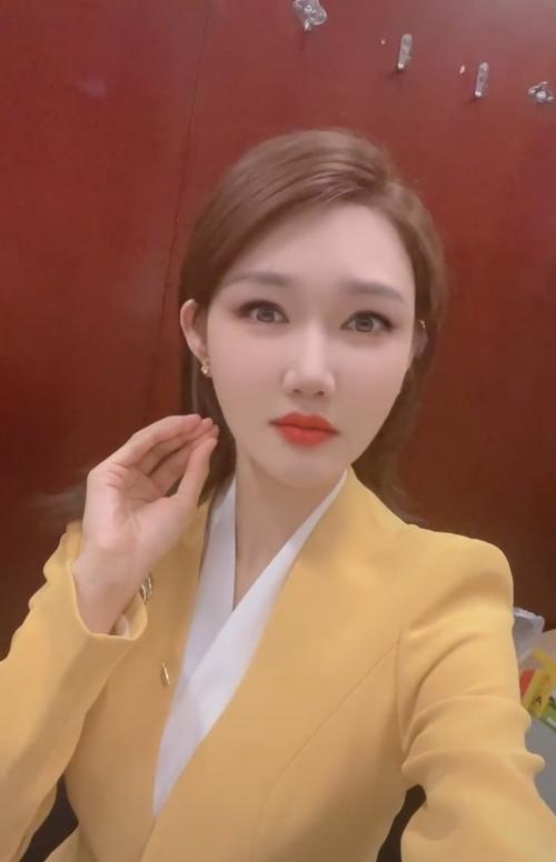央视龙年春晚完成首次彩排，主持人龙洋现身，另外两位也可以锁定-第10张图片-九妖电影