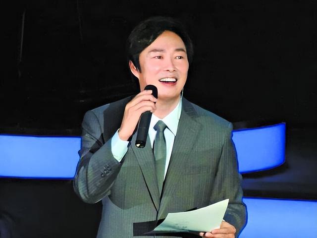 宁为祖国缴百万巨款,也要当中国人!这4位拒改国籍的艺人真霸气-第31张图片-九妖电影 宁为祖国缴百万巨款,也要当中国人!这4位拒改国籍的艺人真霸气-第31张图片-九妖电影