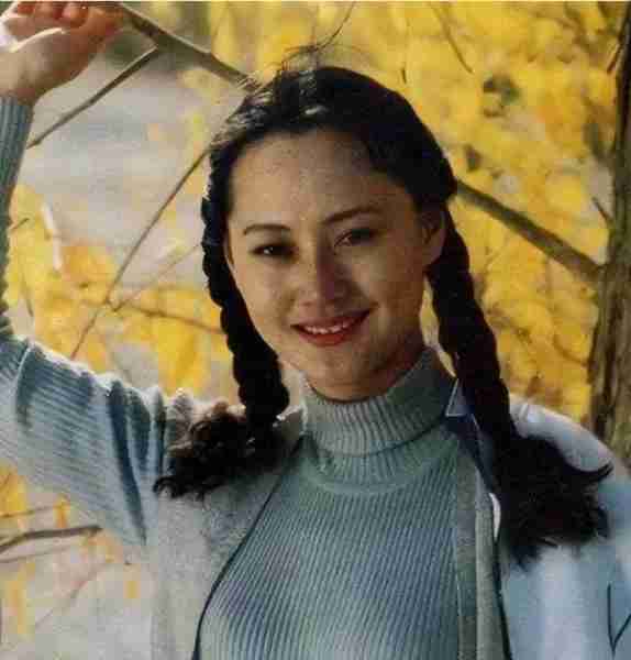 宋佳:抛弃病夫,甩掉导演,55岁再嫁豪门的她如今怎么样了?-第5张图片-九妖电影 宋佳:抛弃病夫,甩掉导演,55岁再嫁豪门的她如今怎么样了?-第5张图片-九妖电影
