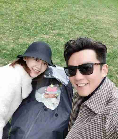 奔跑吧苗苗和兄弟团打招呼像领导-第5张图片-九妖电影