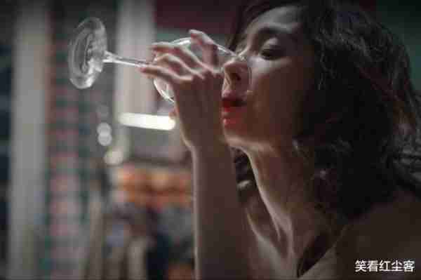 审美疲劳：观众呼吁杨幂收手“秀身材”-第27张图片-九妖电影